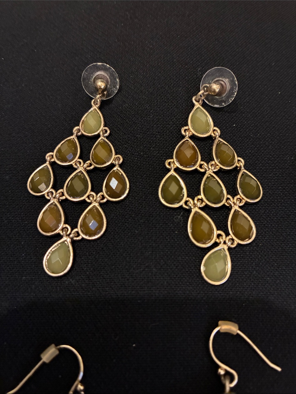 Lot of 4 - Women's Statement Earrings - Picture 2 of 5